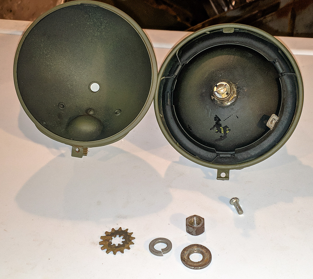 NOS MILITARY BLACKOUT LIGHT WITH MOUNT